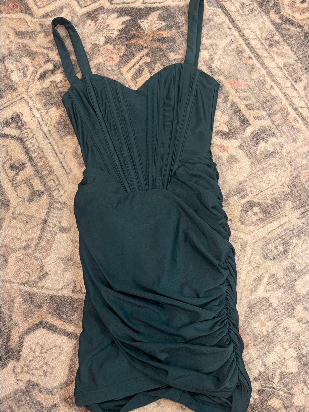 h:ours Dark Green Sweetheart Ruched Mini Dress